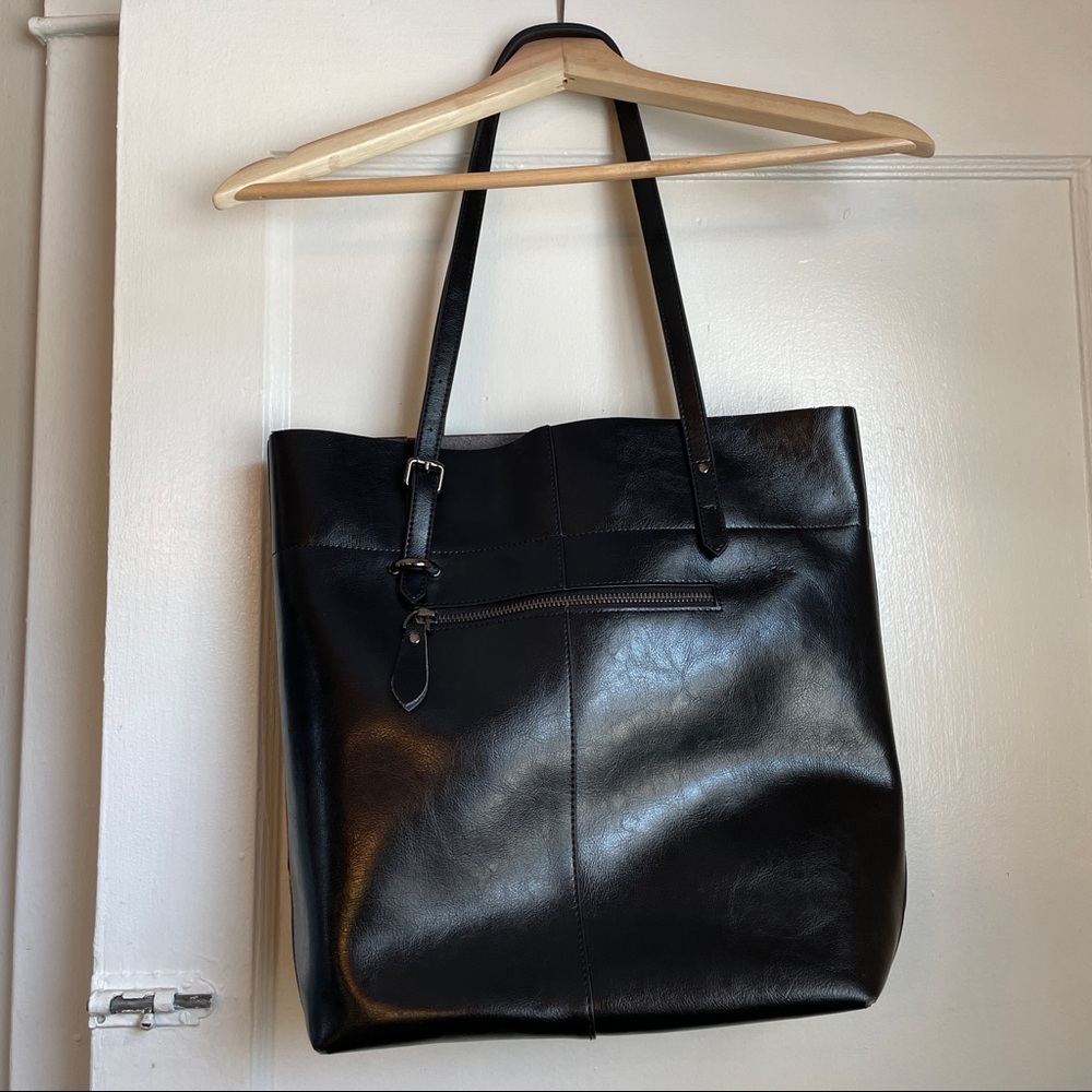 S-ZONE black leather tote bag.
